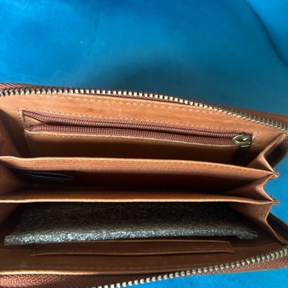 ✨NEW Leather Brown woven Floral Cutout Women's Wallet - Picture 4 of 11